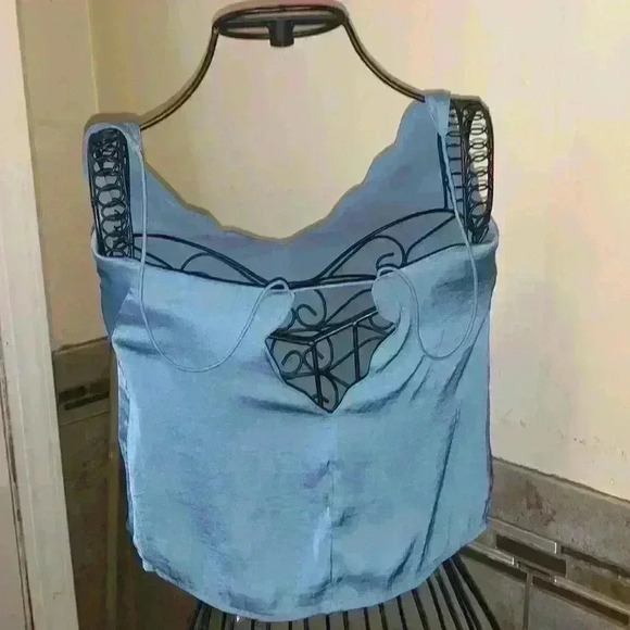 Kimchi blue woman’s top size XS - Picture 2 of 3